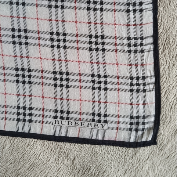 Burberry handkerchief - Picture 7 of 10